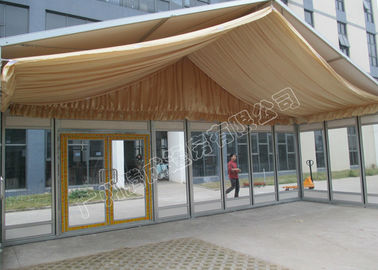 Tienda de lujo clásica de Kenia de la tienda de la cubierta del tejado del PVC y de pared de cristal con las decoraciones del partido